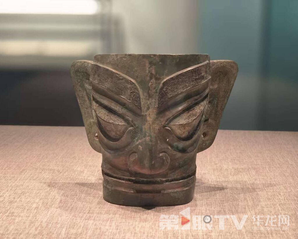 三星堆文物亮相重庆梁平 低空之城端出“新春盛宴”邀您过大年