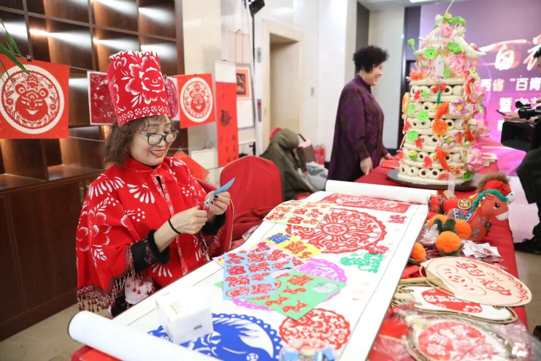“百花绽放”映三秦 骏马奔腾迎新春 ——陕西省“百青”文艺家汇报演出暨文艺颁奖典礼成功举办