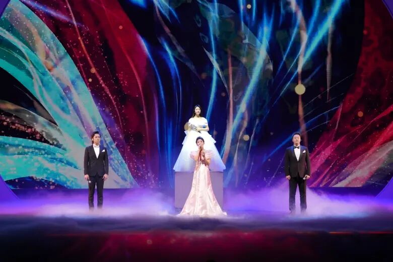 “百花绽放”映三秦 骏马奔腾迎新春 ——陕西省“百青”文艺家汇报演出暨文艺颁奖典礼成功举办