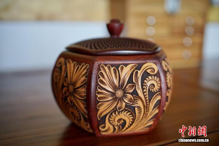 “旅顺皮雕”入选辽宁省级非遗名录 百年技艺焕发新彩