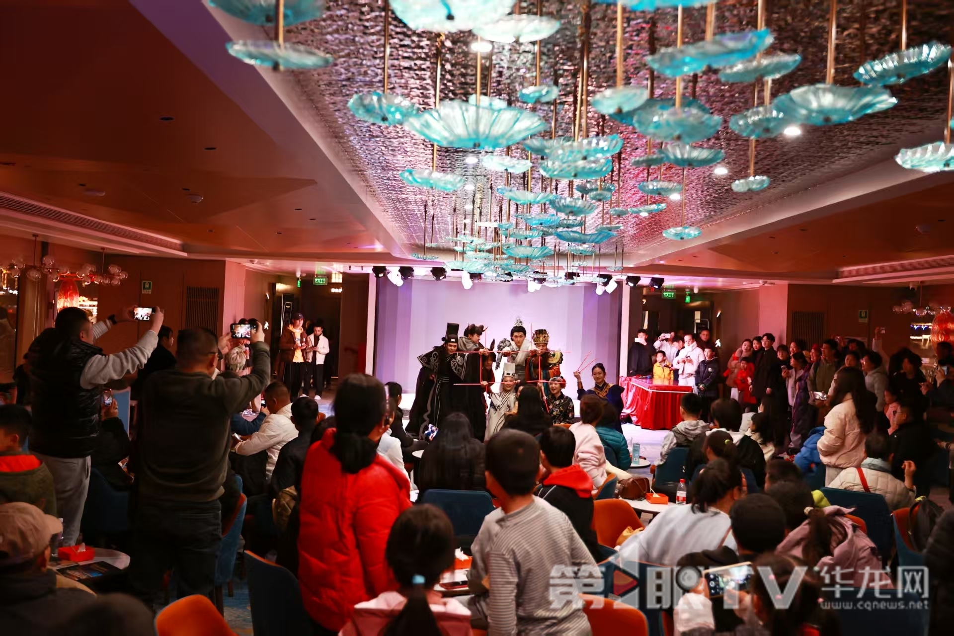 打造“移动江上剧场” 重庆“两江游”体验上新