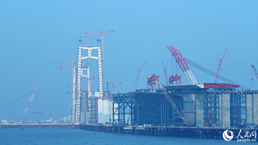 正在建设中的厦金大桥（厦门段）。人民网记者 李昌乾摄