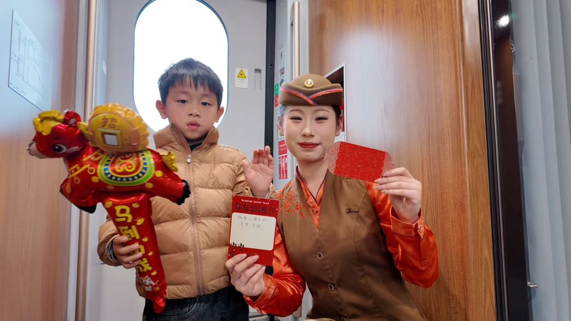 铁路人的温情小年：列车变身“移动团圆驿站”