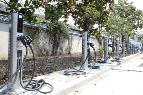 苏州普通国省道服务区打造货车司机“暖心家” 苏州普通国省道服务区打造货车司机“暖心家”