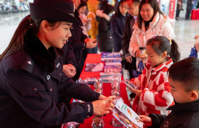 “平安桂林 法治桂林 文明桂林”新春系列行动启动