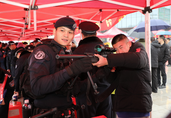 “平安桂林 法治桂林 文明桂林”新春系列行动启动