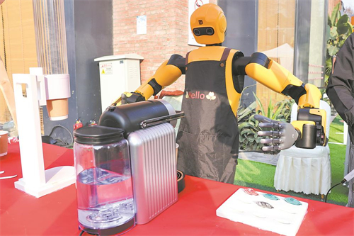 这个春节，“成都造”机器人上岗忙