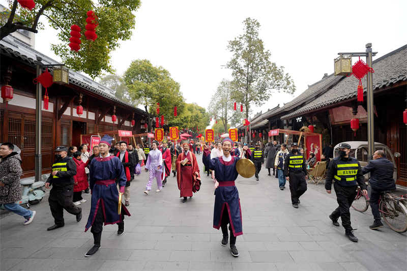 状元巡游、夜游花船......成都崇州罨画池文庙会带你沉浸式体验中国年 状元巡游。崇州市委宣传部供图