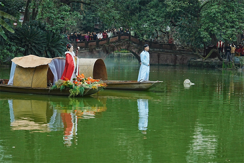 状元巡游、夜游花船......成都崇州罨画池文庙会带你沉浸式体验中国年 诗画花船。崇州市委宣传部供图