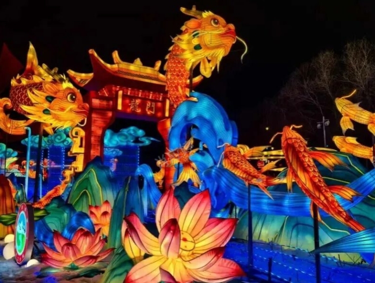 过年人潮已刷屏！新疆各地新年活动扎堆 满城都是人人人