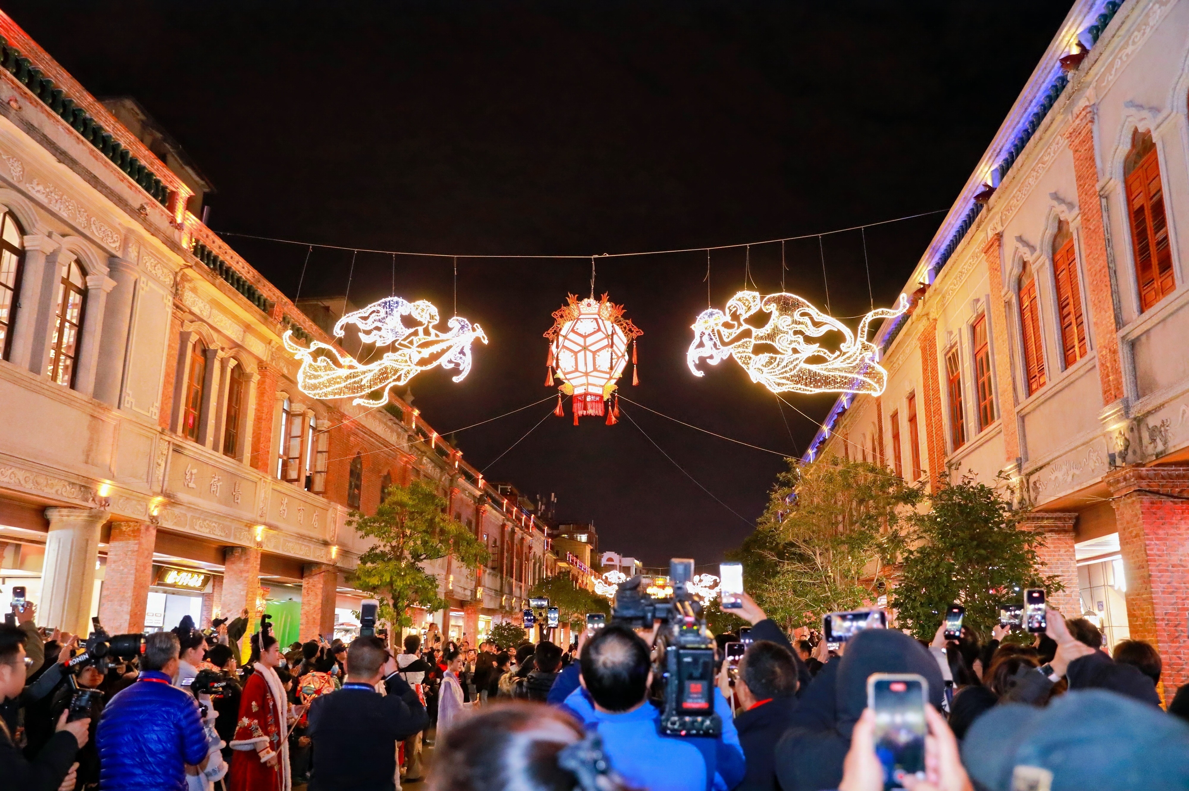 光明聚焦·非遗过大年|福建泉州：花灯璀璨，年味满满