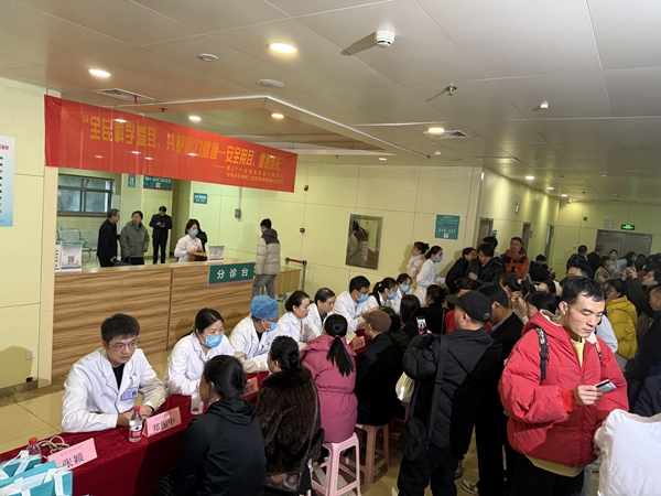 手语为桥 暖心服务再升级 | 湘雅二医院开展听障群体专属爱耳日公益义诊 手语为桥 暖心服务再升级 | 湘雅二医院开展听障群体专属爱耳日公益义诊