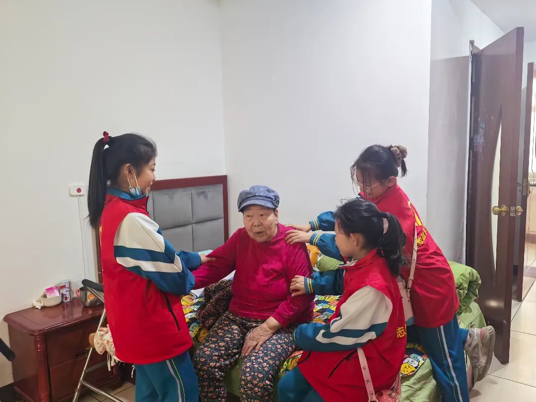 贯彻落实“健康第一”理念的东胜实践 社区2.jpg