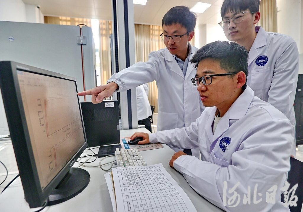 燕山大学材料科学与工程学院：做铆在科研一线的“螺丝钉”