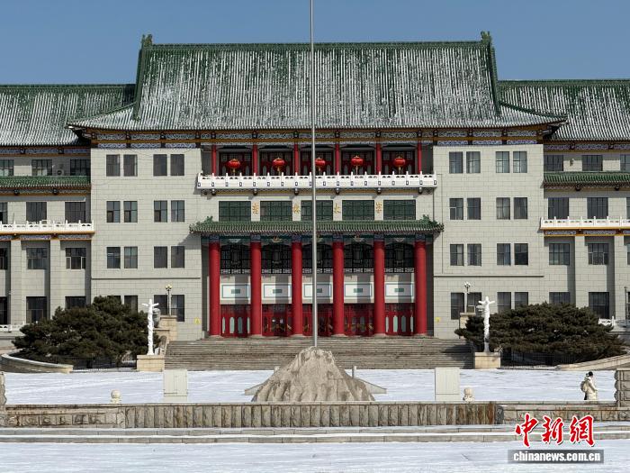 惊蛰遇春雪 吉林白山松水绘就冬春交织图