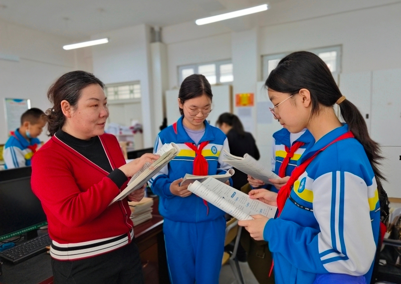 援疆心语｜以吟诵滋养心田 让青春逐光前行