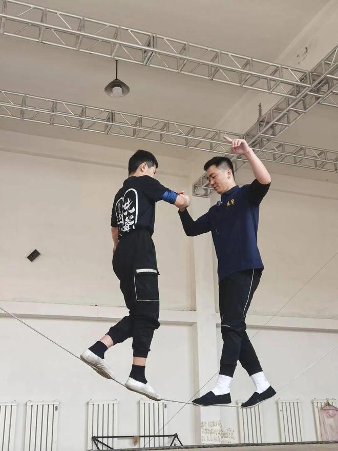 七十五年创新路,《先声》之前有先声