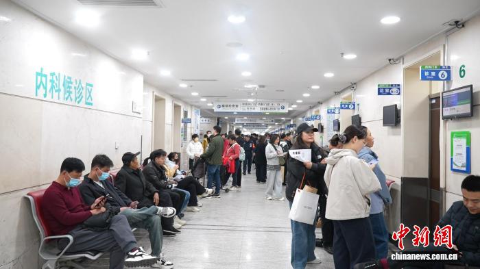 辽宁提升医疗服务水平出新招:变“抢号”为“排队”