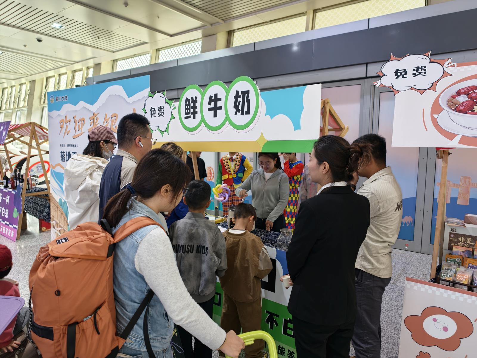一下飞机就被“宠”上天!银川机场这波迎客操作,太圈粉了 一下飞机就被“宠”上天!银川机场这波迎客操作,太圈粉了