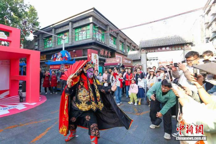 山西晋城:千年老街焕新彩 文旅盛宴醉游人