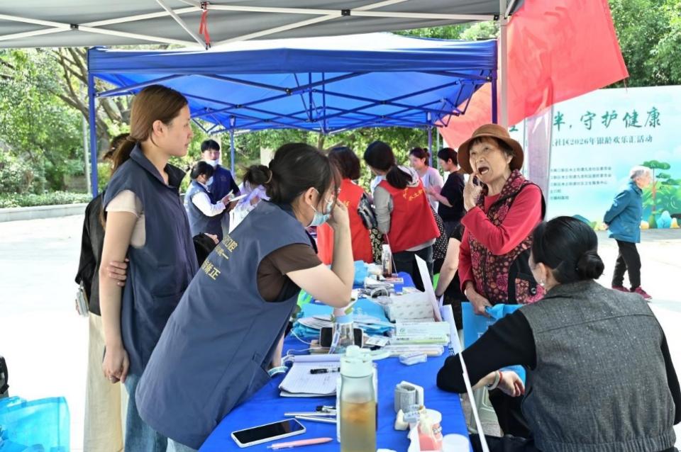 重庆两江新区九龙社区：共建共治共享模式绘就敬老幸福画卷