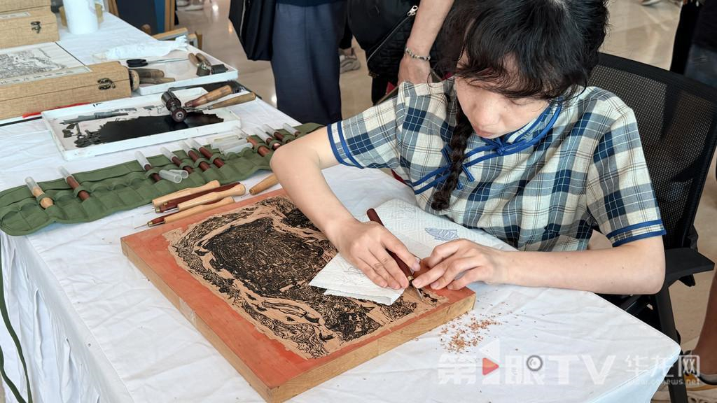 百年前重庆长啥样?古地图“变身”精美文创重现古城风貌 百年前重庆长啥样?古地图“变身”精美文创重现古城风貌