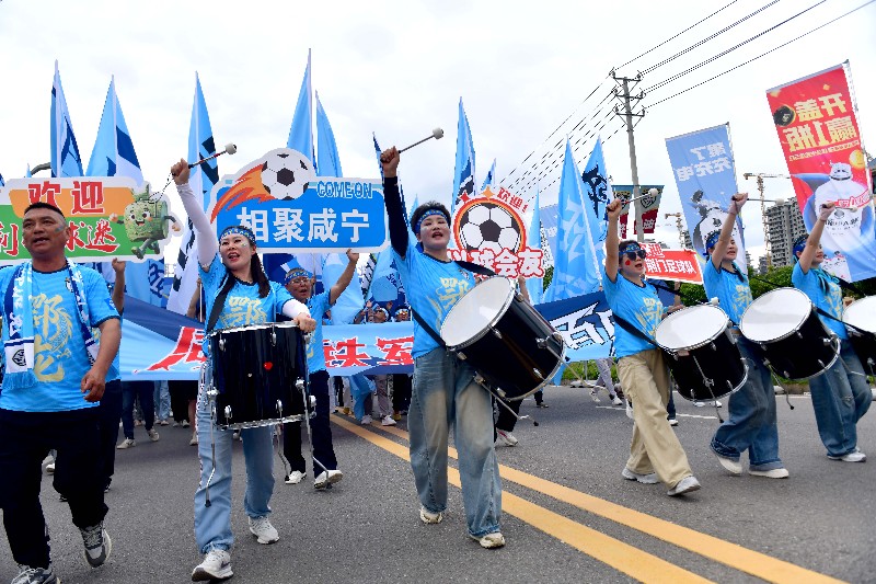 一球制胜英雄气 双城同心兄弟情——2026湖北城市足球联赛咸宁外星人队第四战综述
