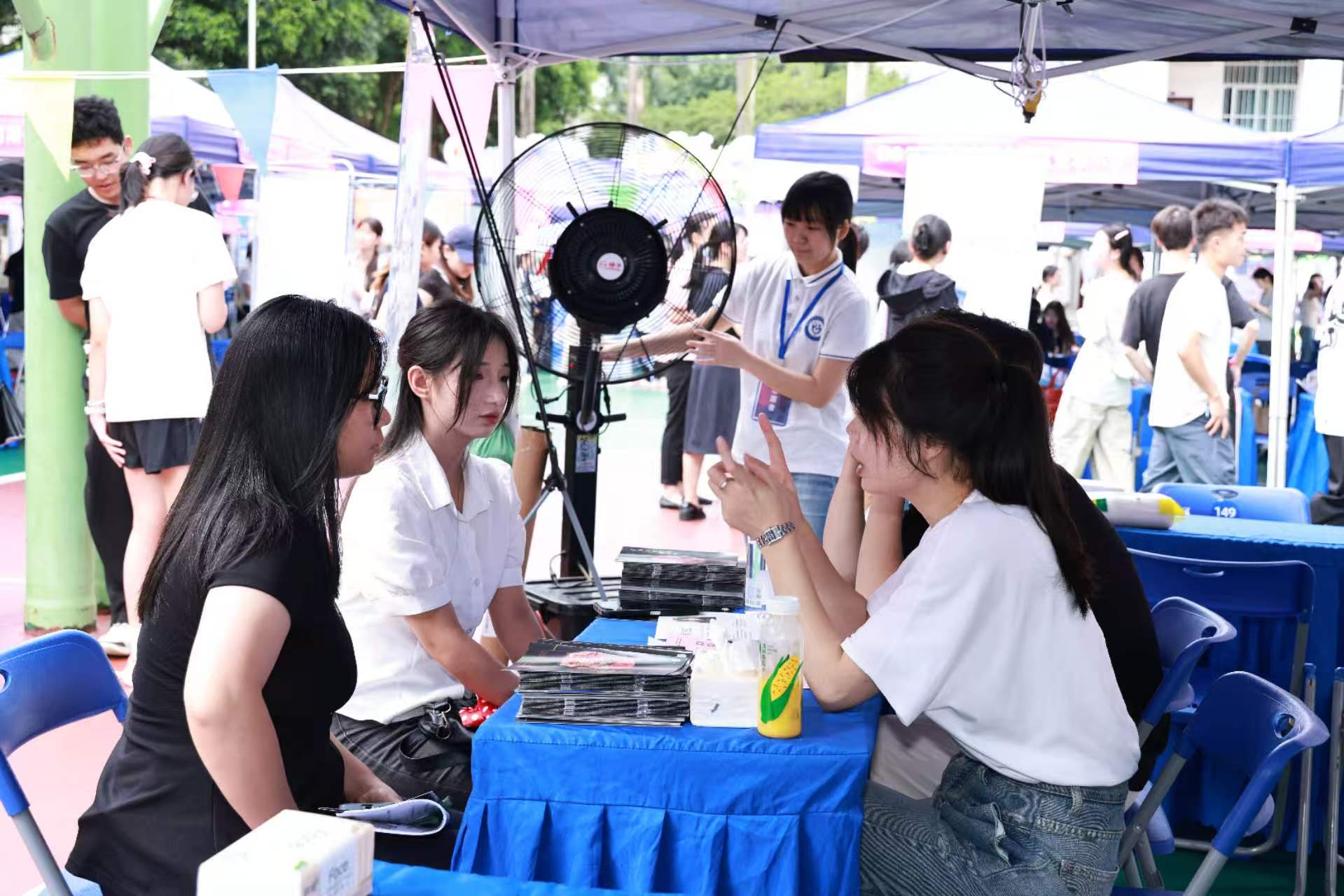 广西举办幼教技能人才专场招聘会 广西举办幼教技能人才专场招聘会