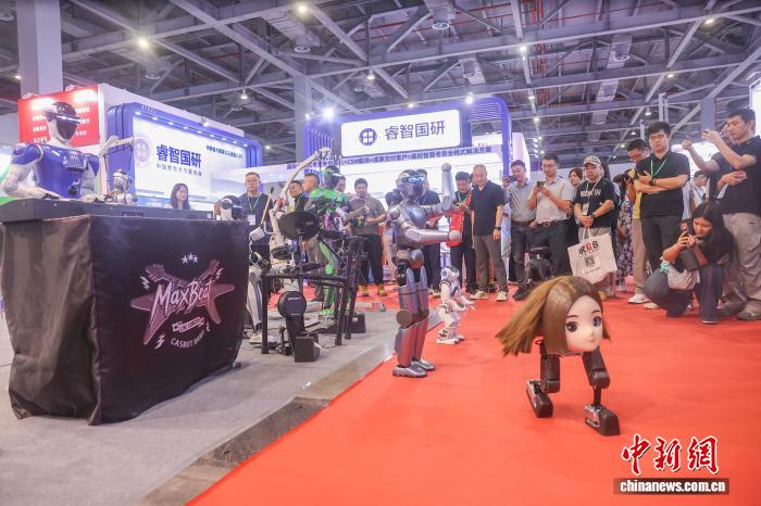 第64届高等教育博览会南昌开幕 1000家企业参展 第64届高等教育博览会南昌开幕1000家企业参展