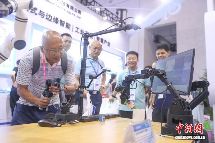 第64届高等教育博览会南昌开幕 1000家企业参展