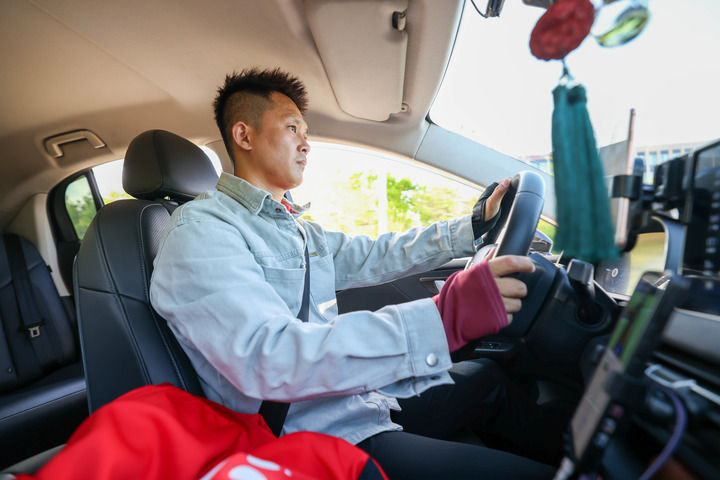 热爱,是他们的入场券——凡人英姿奔赴“东北超”