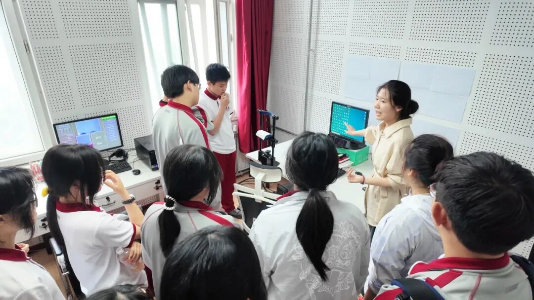 2026北京科技周“AI+多语种”公众开放日落地北京第二外国语学院
