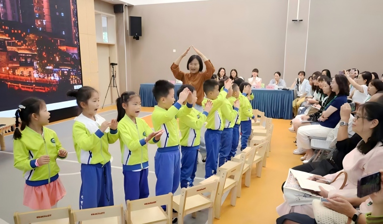 重庆一线教师齐聚 共探幼儿园情境音乐数智化实践