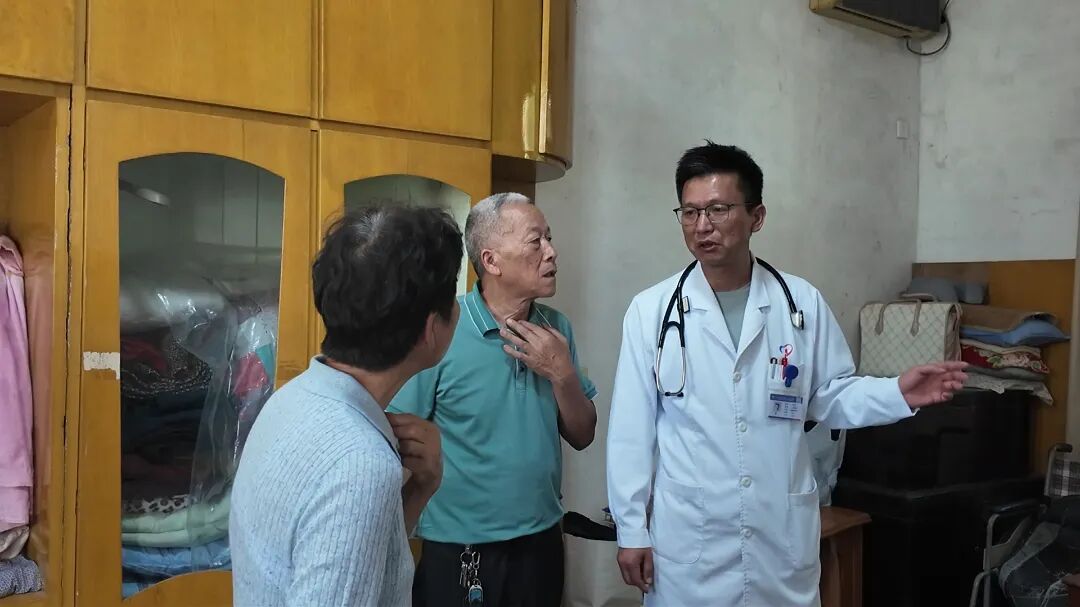 “第六险”送上门!张家港百岁老人首批“签收”