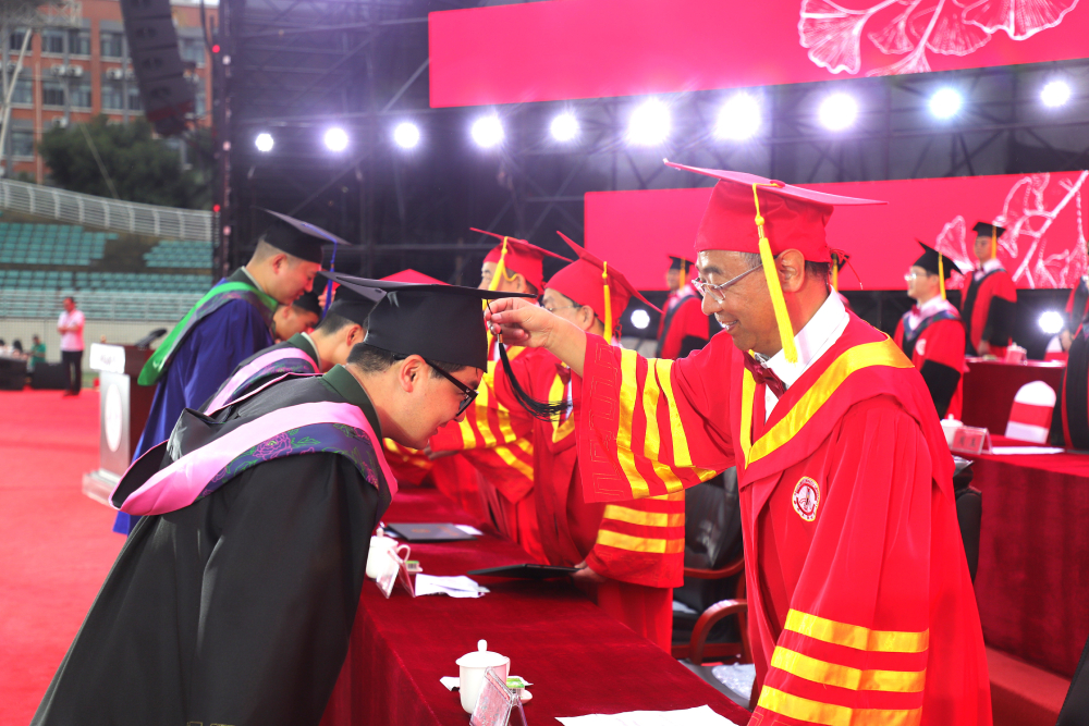 西南民族大学举行2026届学生毕业典礼暨学位授予仪式