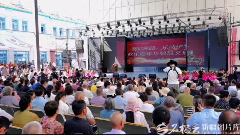 新疆旅游再添好去处 欢乐嘉年华智慧文旅城开门迎客