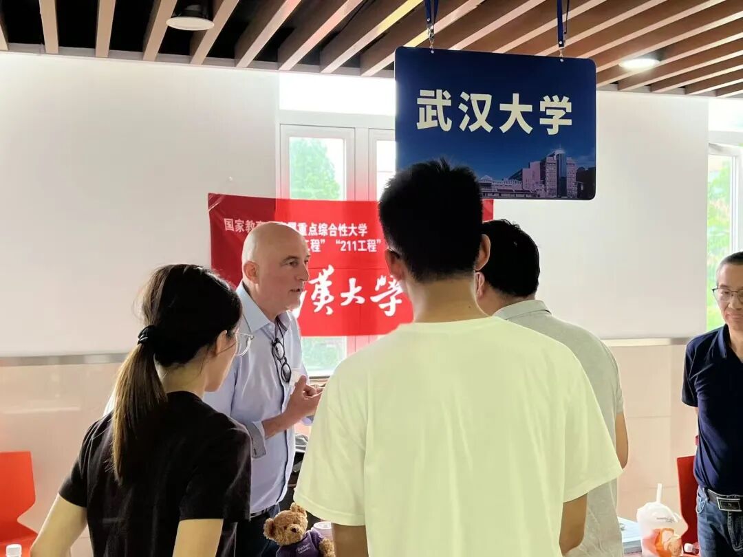 人气火爆!武汉大学各地本科招生咨询火热进行