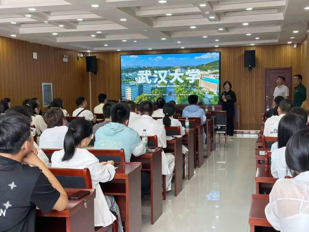 人气火爆!武汉大学各地本科招生咨询火热进行