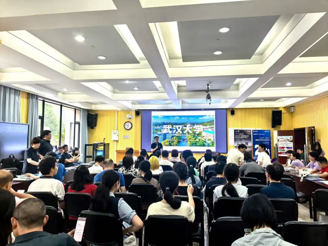 人气火爆!武汉大学各地本科招生咨询火热进行