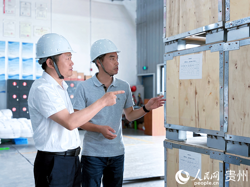 得玛智能工厂内，货箱整齐代发。人民网记者 高华摄
