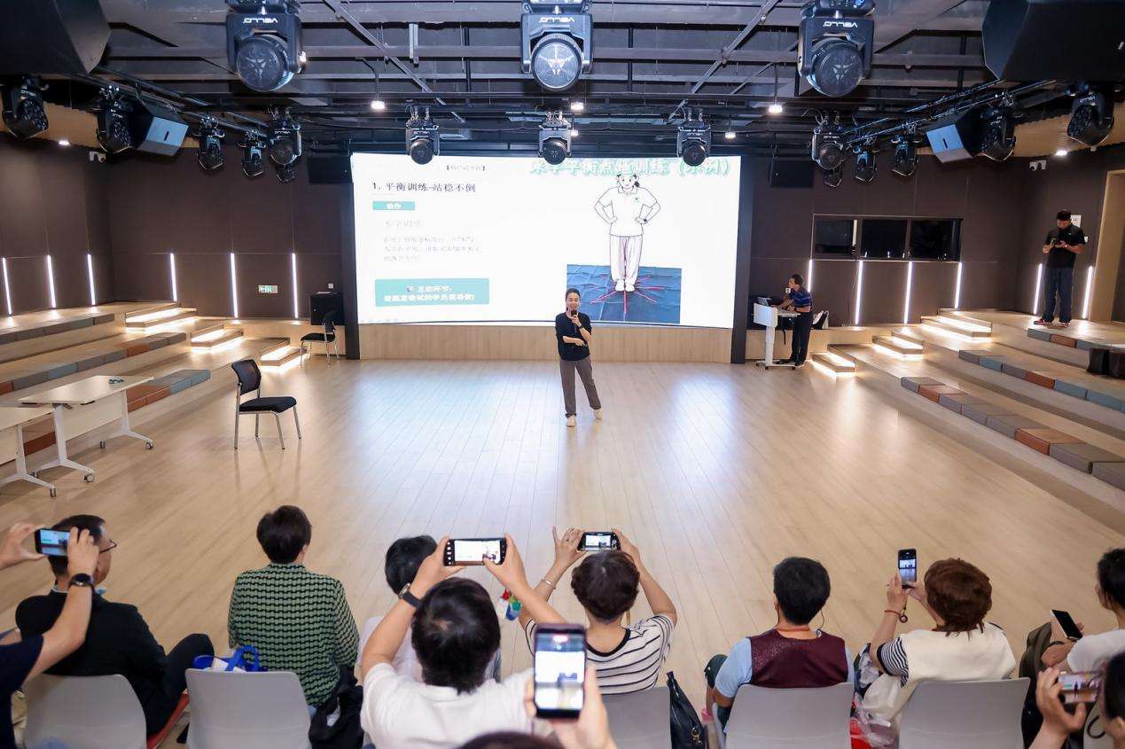银发族课程体验官为“家门口的好课”把关 银发族课程体验官为“家门口的好课”把关