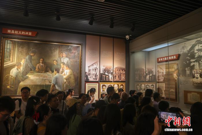 江西南昌:红色纪念场馆迎暑期参观热