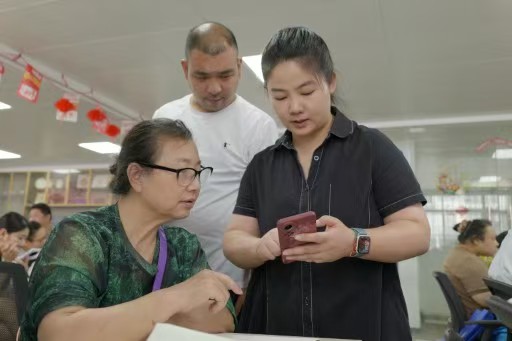 武汉城市职业学院:助力残疾人解锁AIGC创作新技能