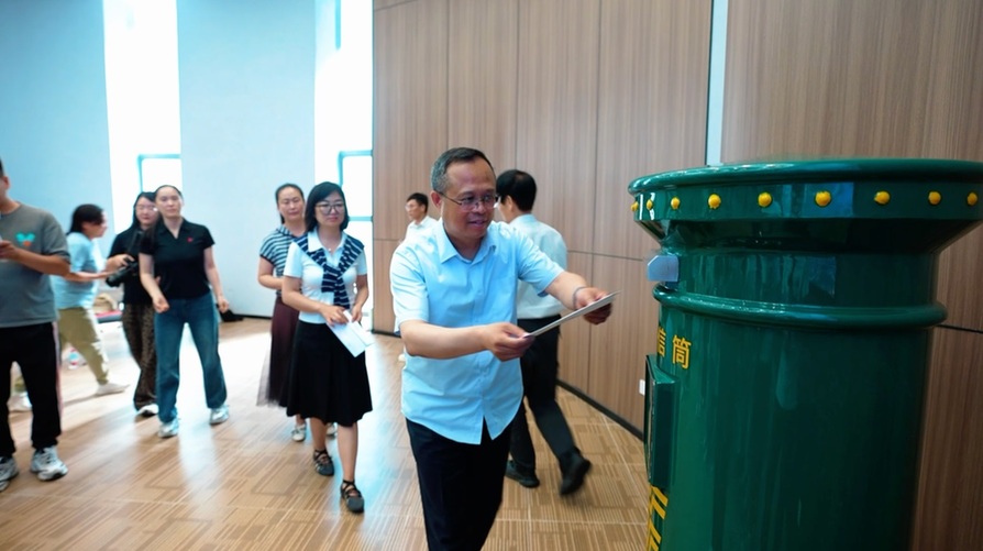 “盛夏逐光 毕业向新”延庆区首发毕业季彩戳纪念封发布活动举办 “盛夏逐光 毕业向新”延庆区首发毕业季彩戳纪念封发布活动举办