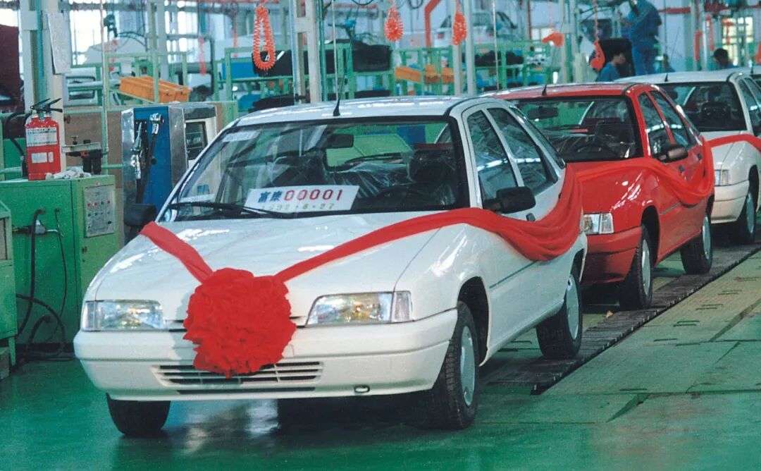 “武汉造 全球销”:中国车谷又添新军 ec130e9f0739c143c2d6f2afc22c8290