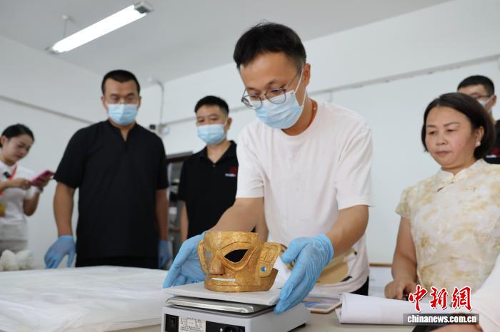 108件成都金沙遗址博物馆参展文物全部返蓉 太阳神鸟金饰完成点交