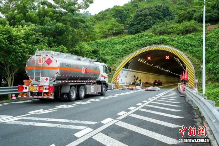 粤东特长隧道上演复合灾害事故应急救援演练