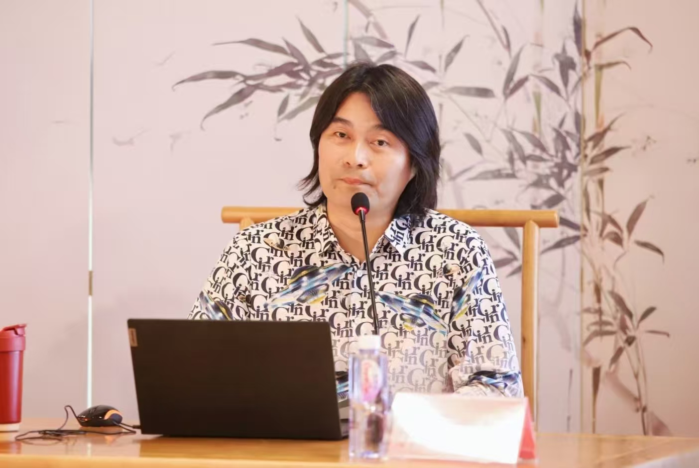 东西问丨张睿:黎苗嬉水节如何“火”向世界?