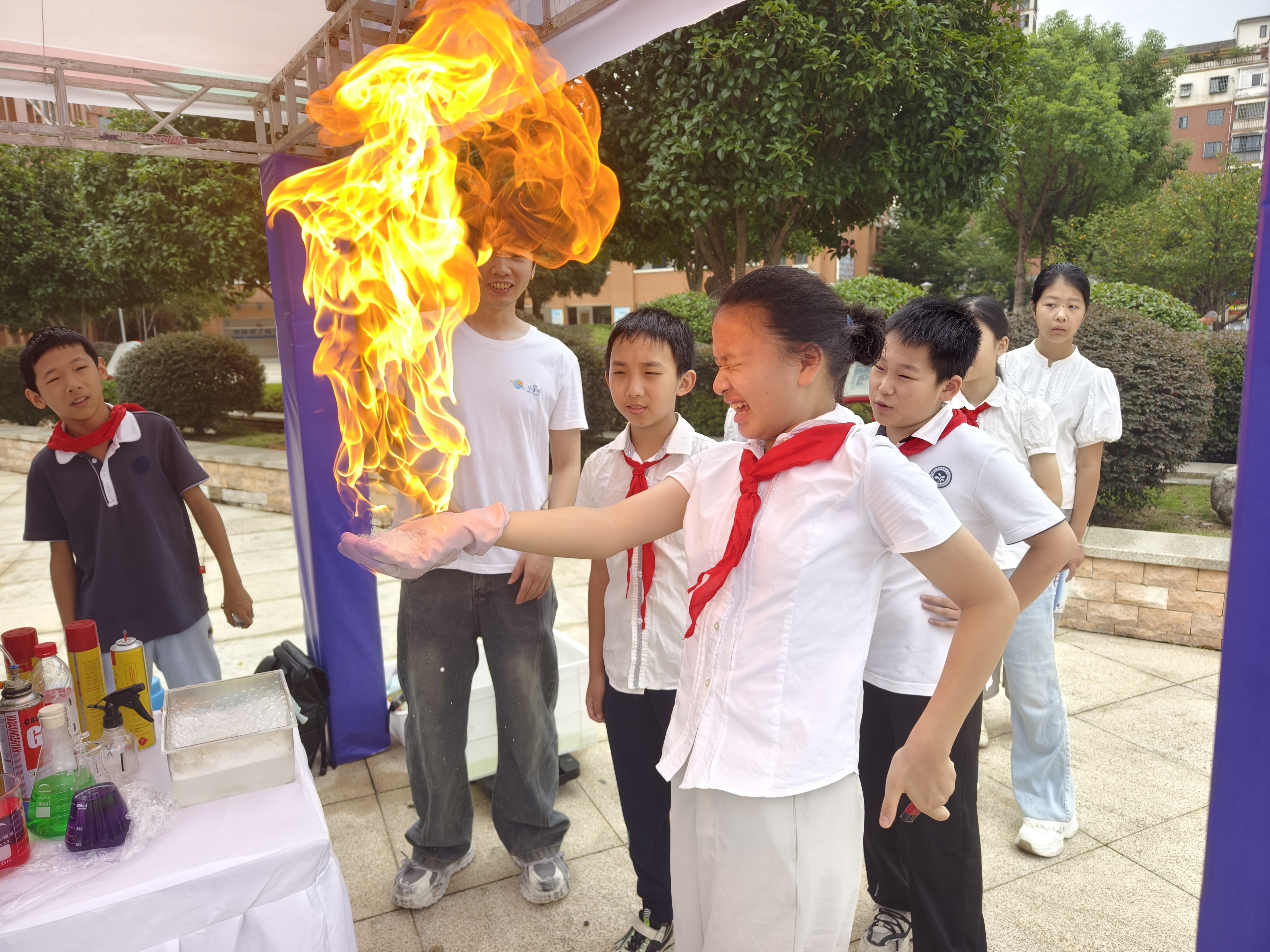 玩转黑科技 弘扬科学家精神 咸宁别样开学第一课开课