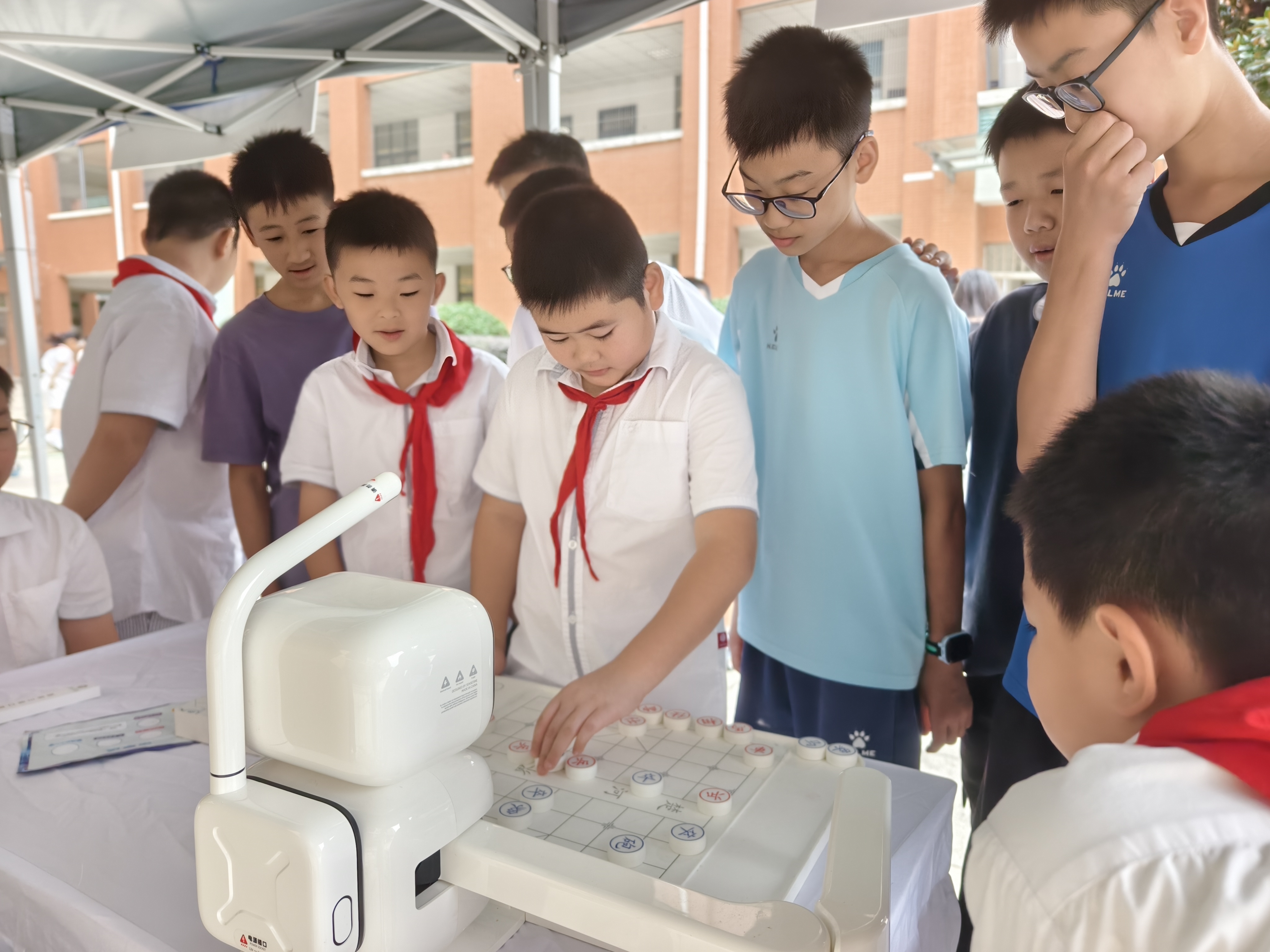 玩转黑科技 弘扬科学家精神 咸宁别样开学第一课开课